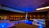 MAUNI Night Deck